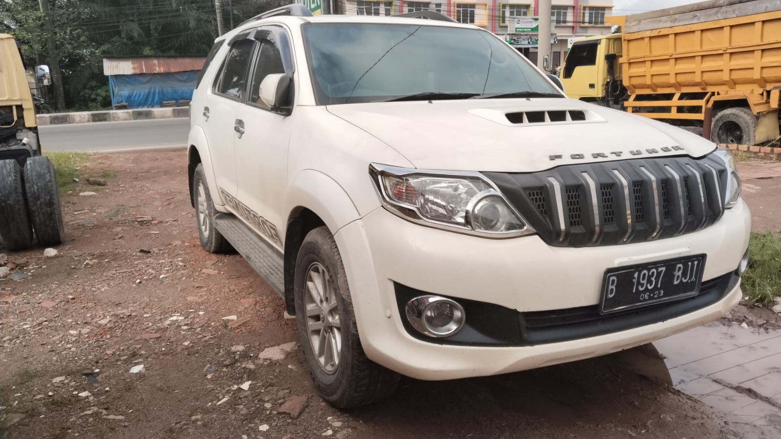 2013 Toyota Fortuner  2013 Toyota Fortuner