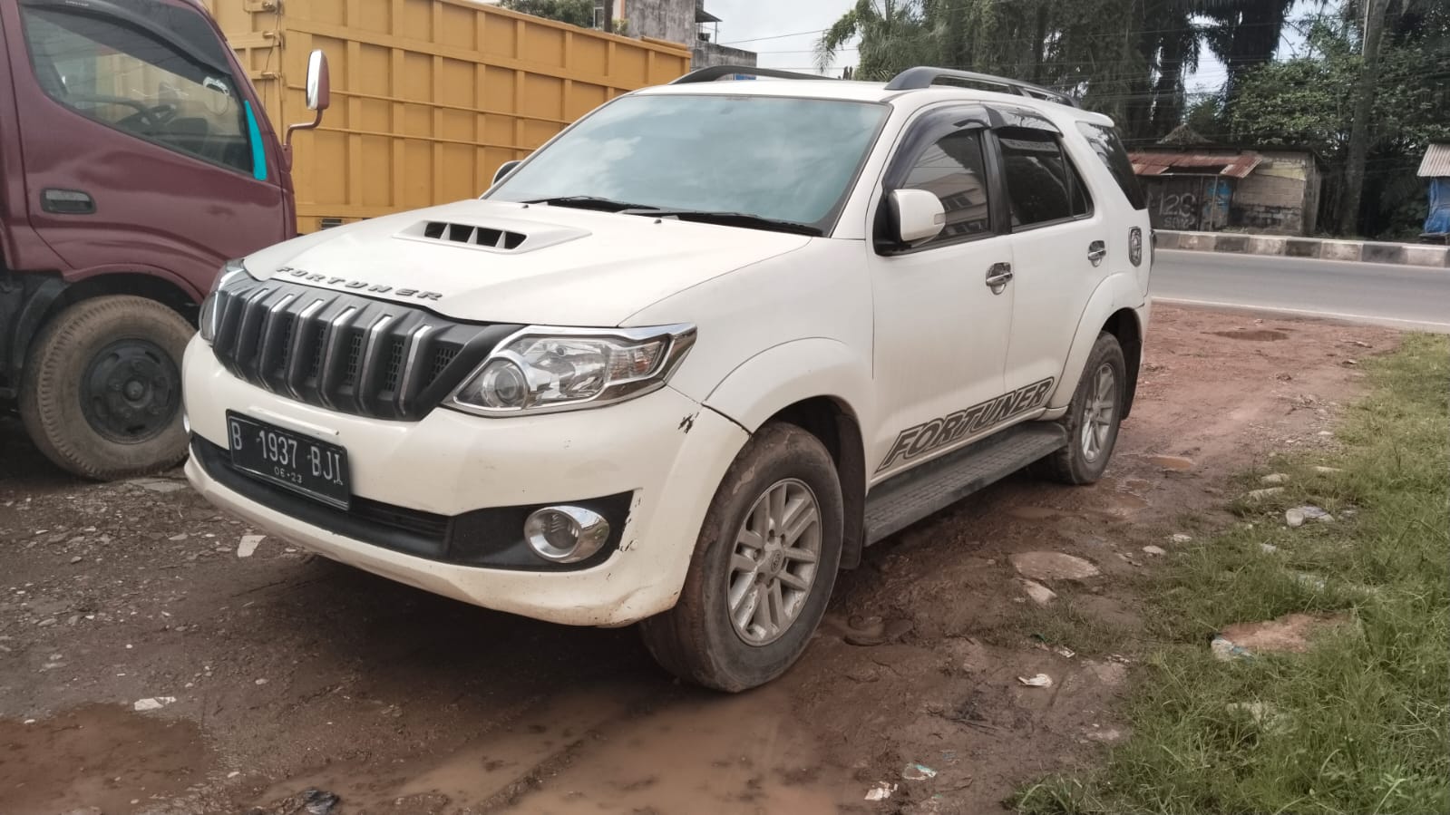 2013 Toyota Fortuner  2013 Toyota Fortuner