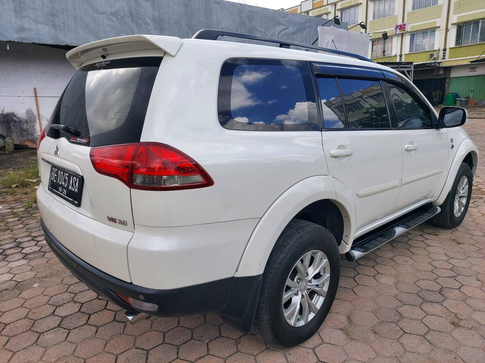 2014 Mitsubishi Pajero Sport  2014 Mitsubishi Pajero Sport