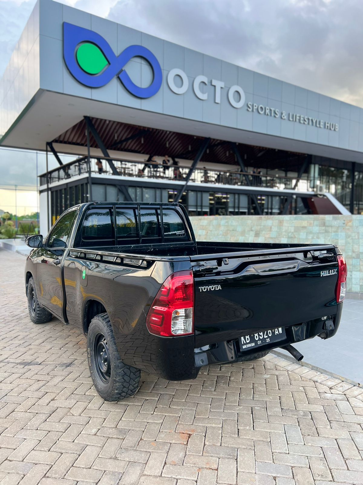 2019 Toyota Hilux 2.4L DSL Single Cab 4x4 MT 2019 Toyota Hilux 2.4L DSL Single Cab 4x4 MT