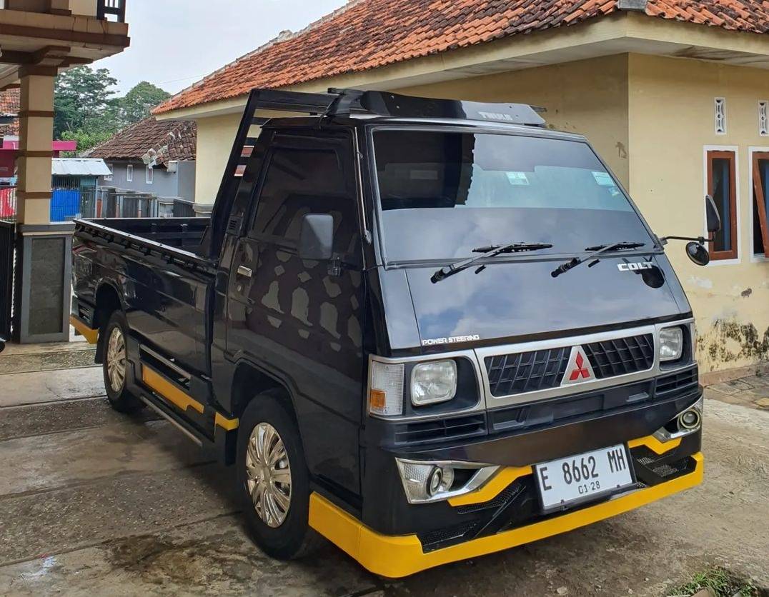 2017 Mitsubishi L300 2017 Mitsubishi L300