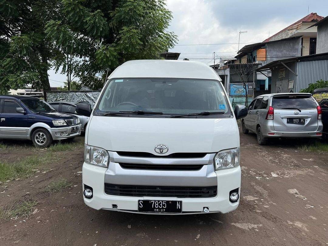 2017 Toyota Hiace COMMUTER DSL 2.5 Bekas