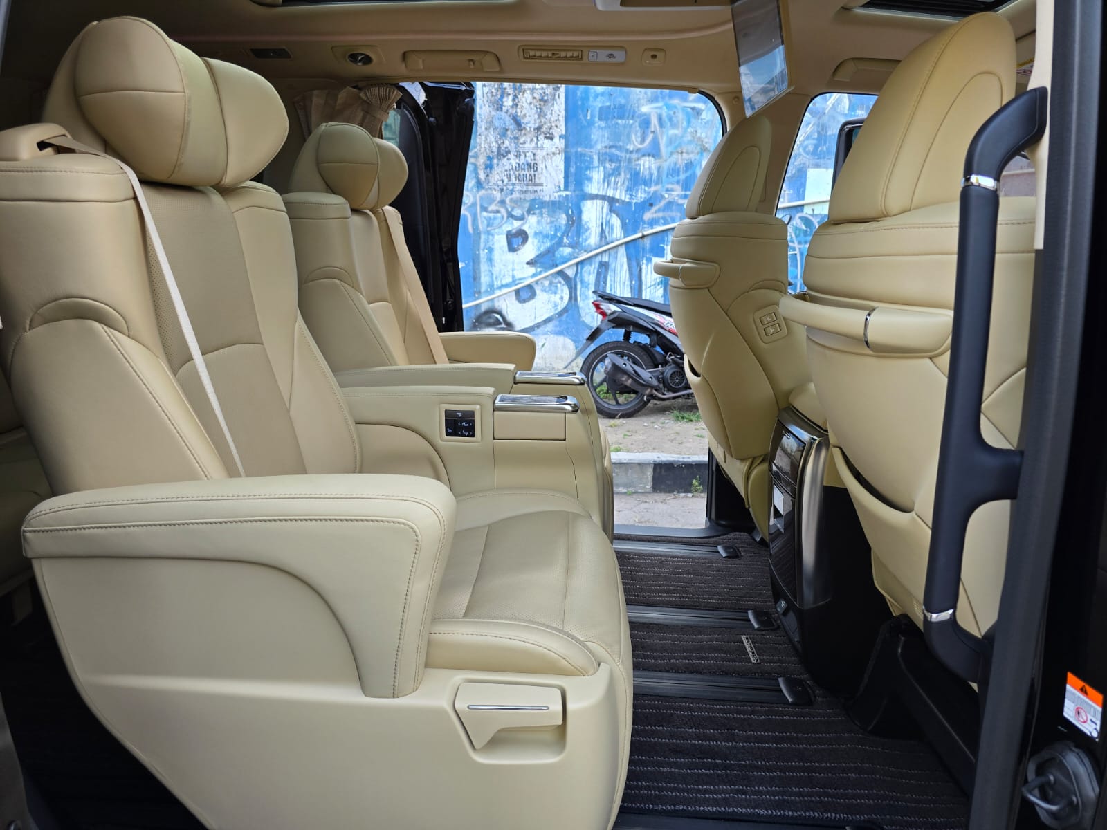 2023 Toyota Alphard 2023 Toyota Alphard