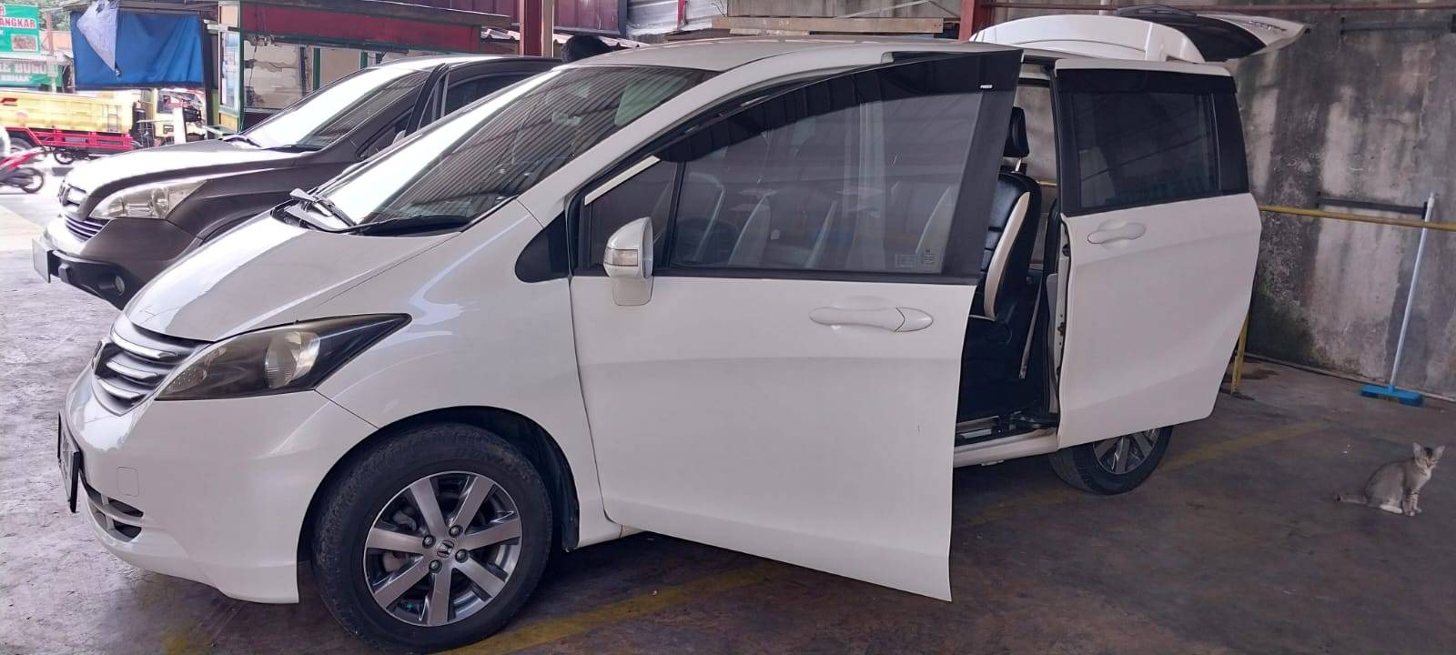 Second Hand 2011 Honda Freed Second Hand 2011 Honda Freed