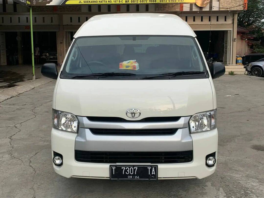 Second Hand 2019 Toyota Hiace Commuter Manual