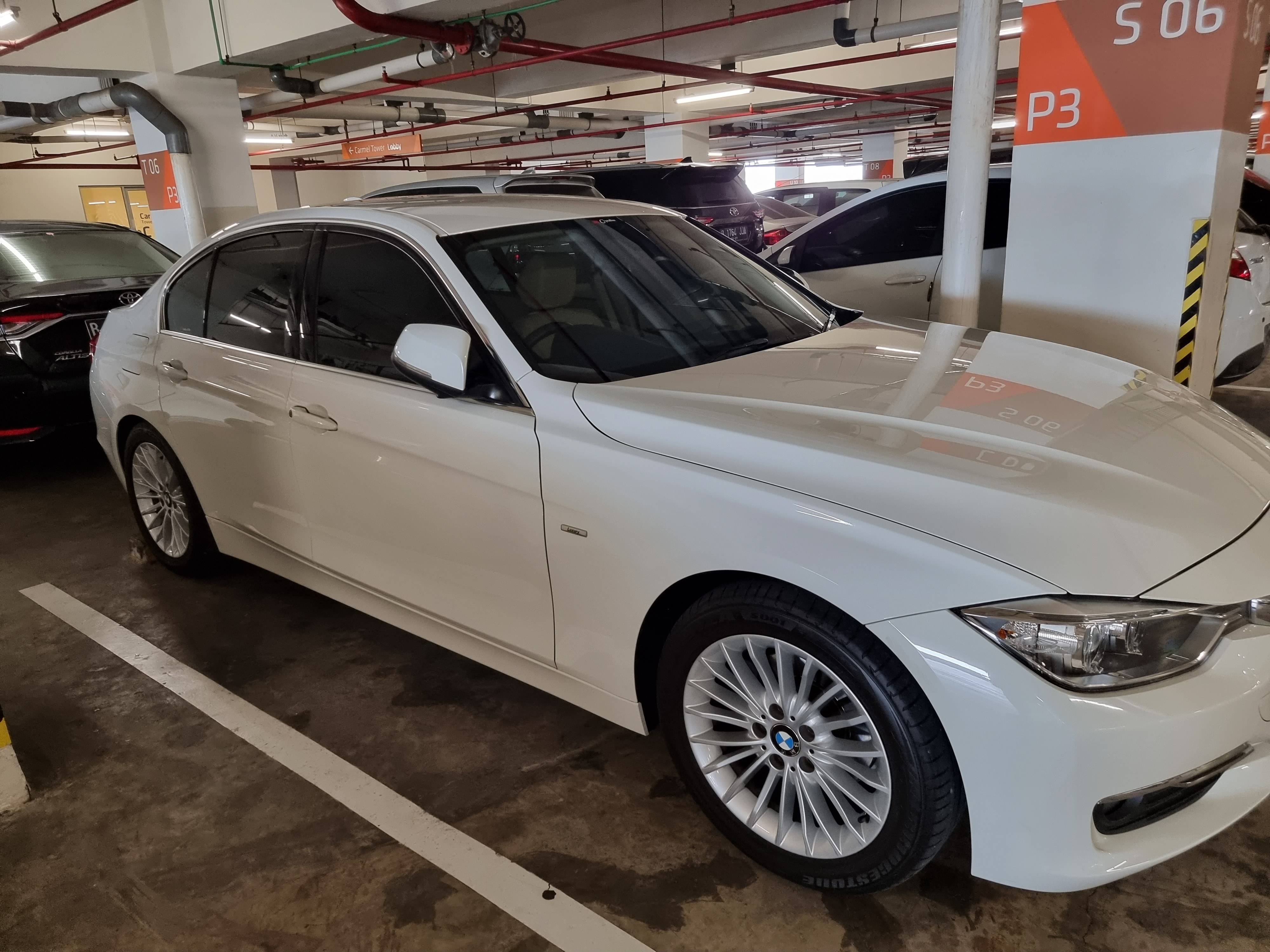 Second Hand 2013 BMW 3 Series Sedan Second Hand 2013 BMW 3 Series Sedan