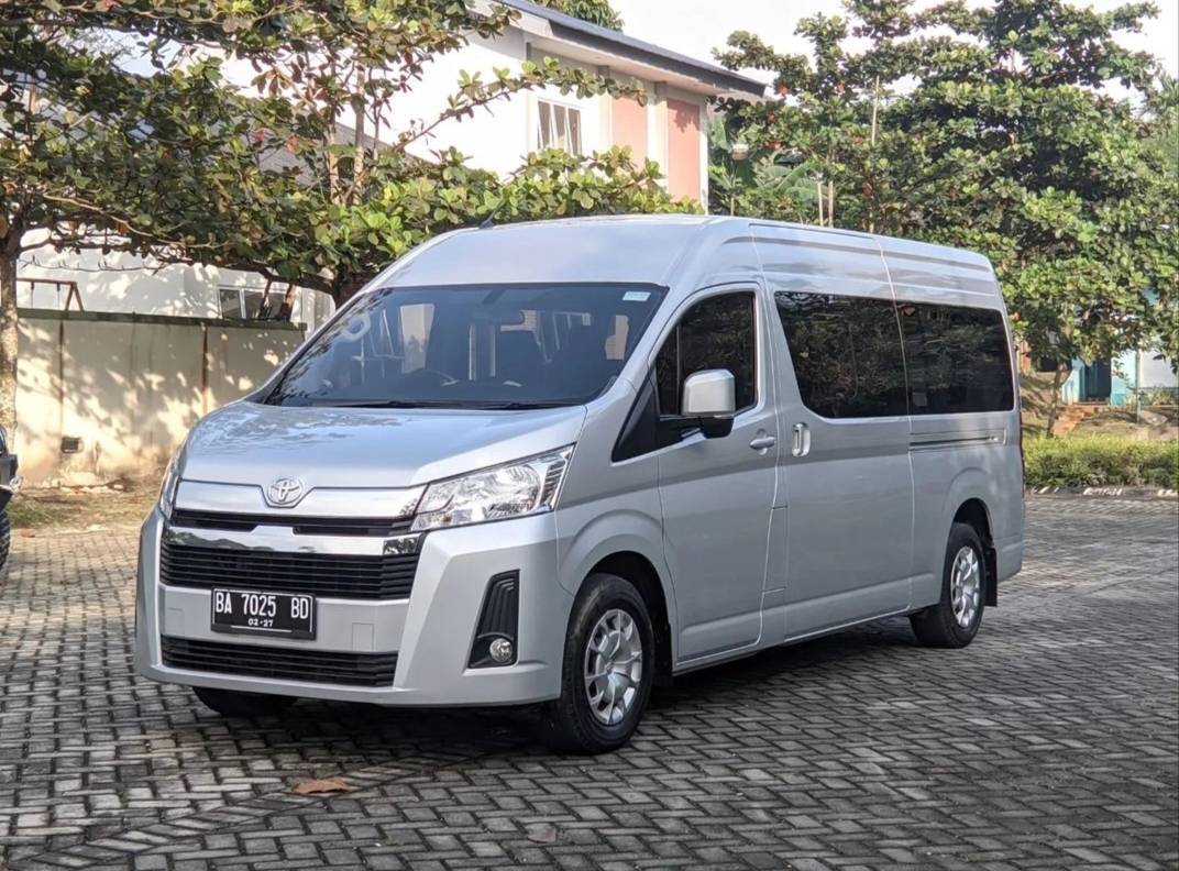 2022 Toyota Hiace Premio Bekas