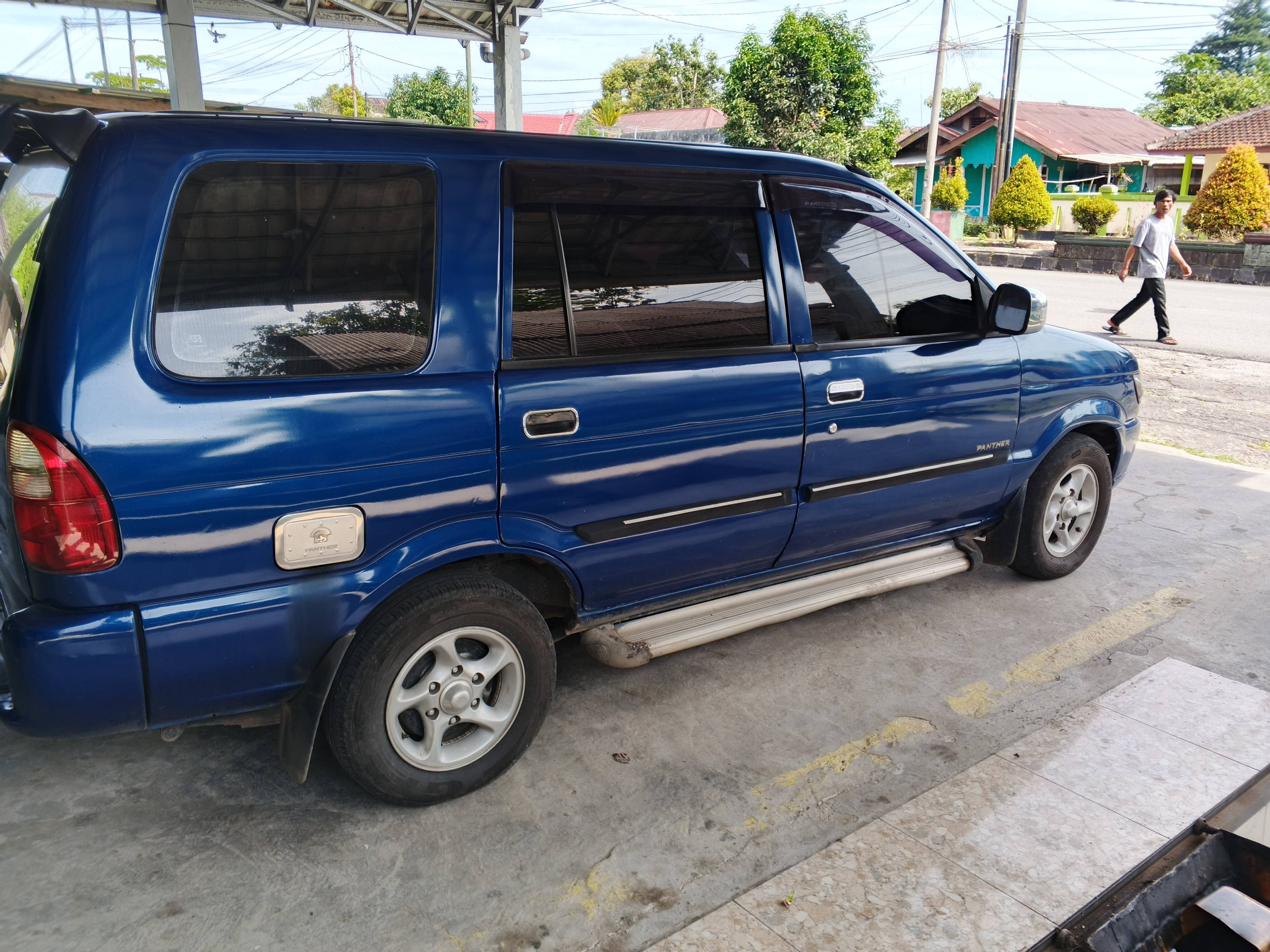 2003 Isuzu Panther LM 2.5L MT 2003 Isuzu Panther LM 2.5L MT