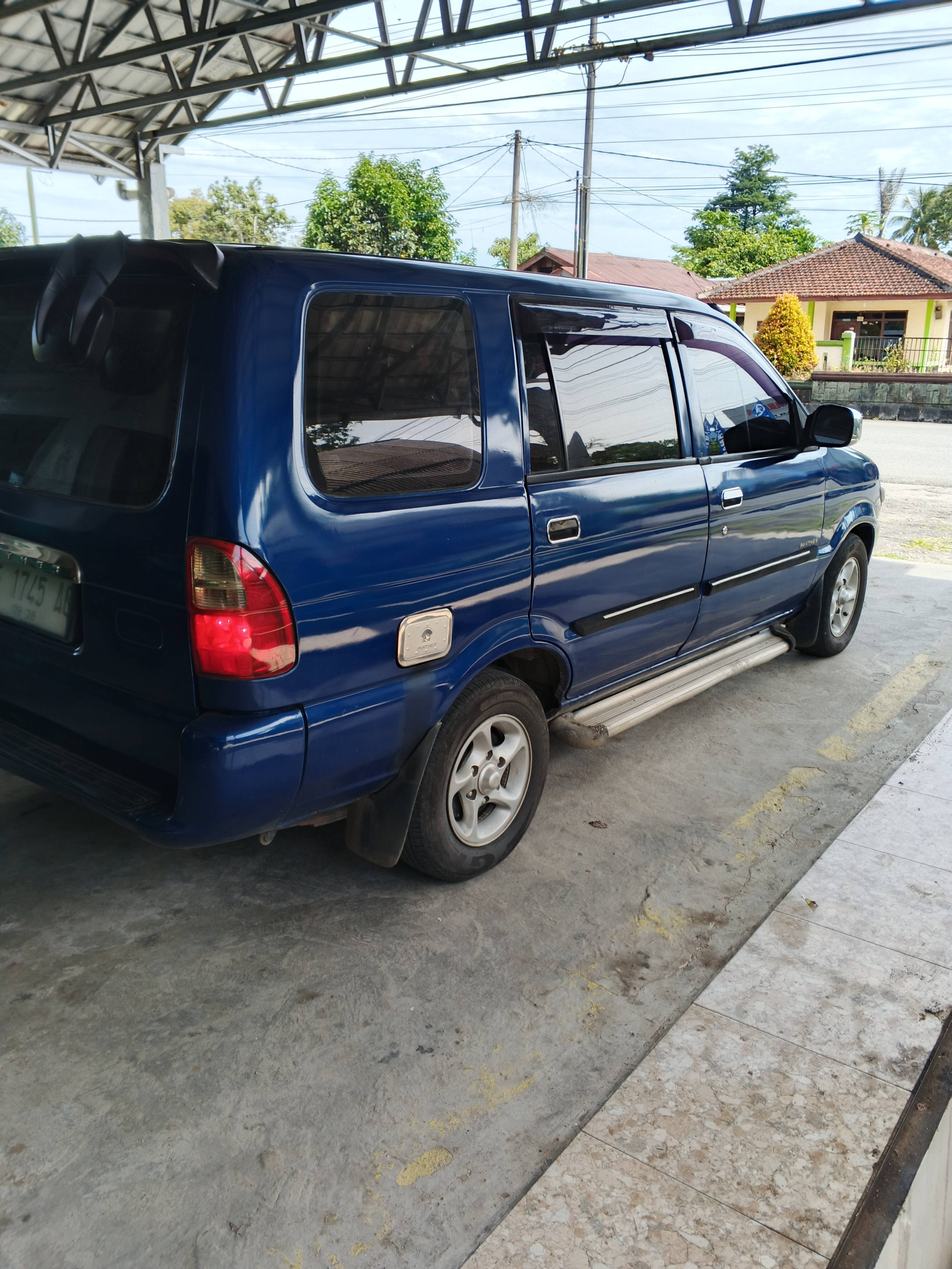 2003 Isuzu Panther LM 2.5L MT 2003 Isuzu Panther LM 2.5L MT