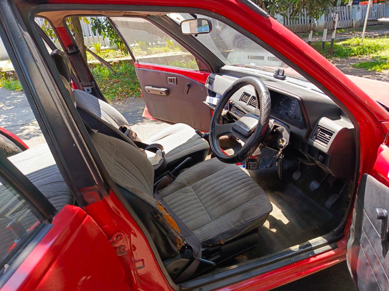 2000 Toyota Starlet 1.3 EP 81 SEG POWER STEERING MT SDN 2000 Toyota Starlet 1.3 EP 81 SEG POWER STEERING MT SDN