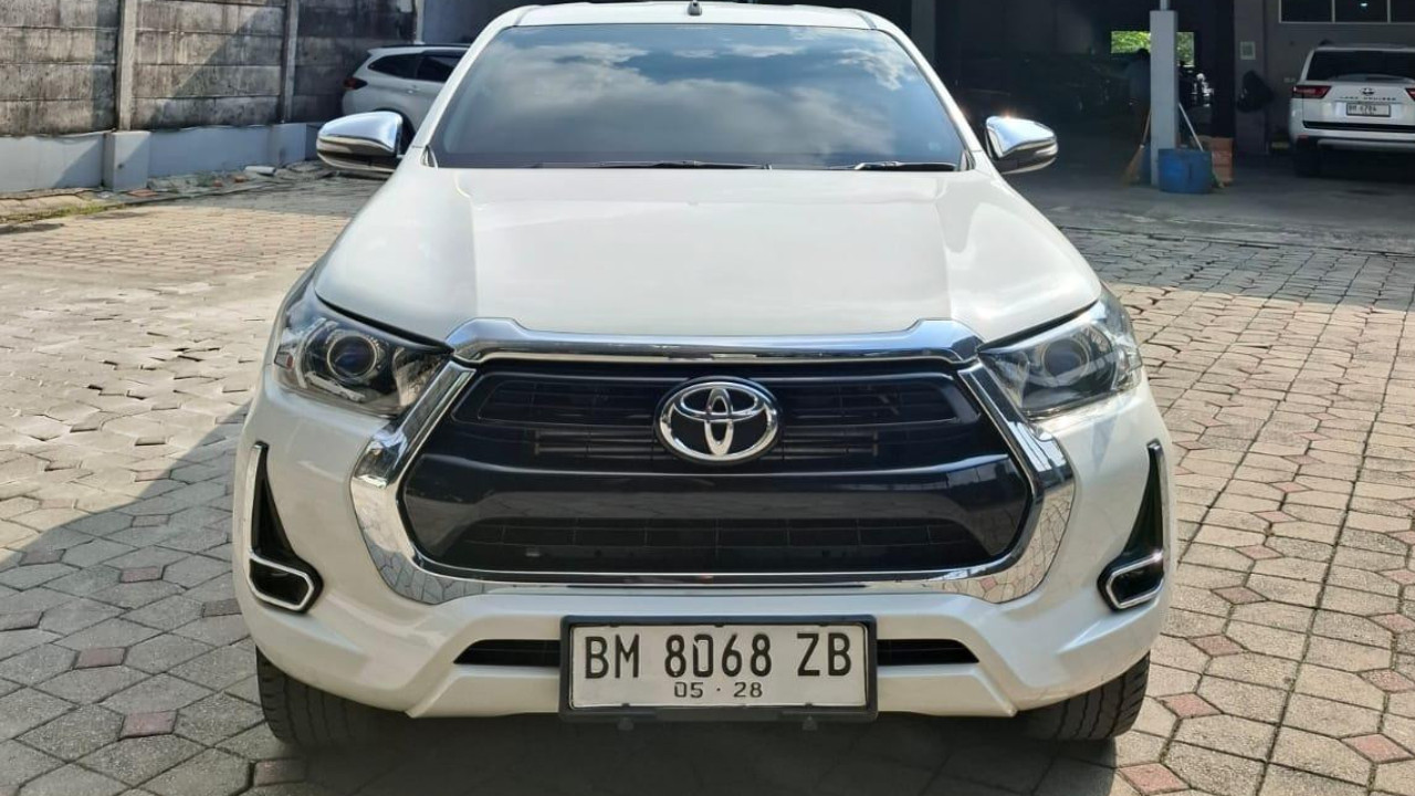 Second Hand 2023 Toyota Hilux 2.4L D-Cab G MT Second Hand 2023 Toyota Hilux 2.4L D-Cab G MT