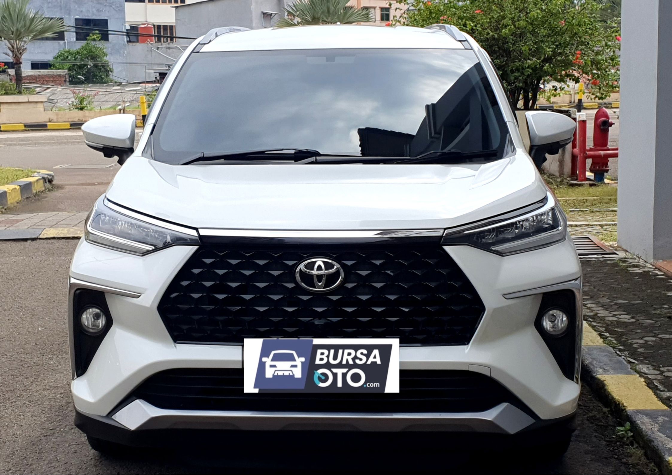 Second Hand 2022 Toyota Veloz Q CVT Second Hand 2022 Toyota Veloz Q CVT