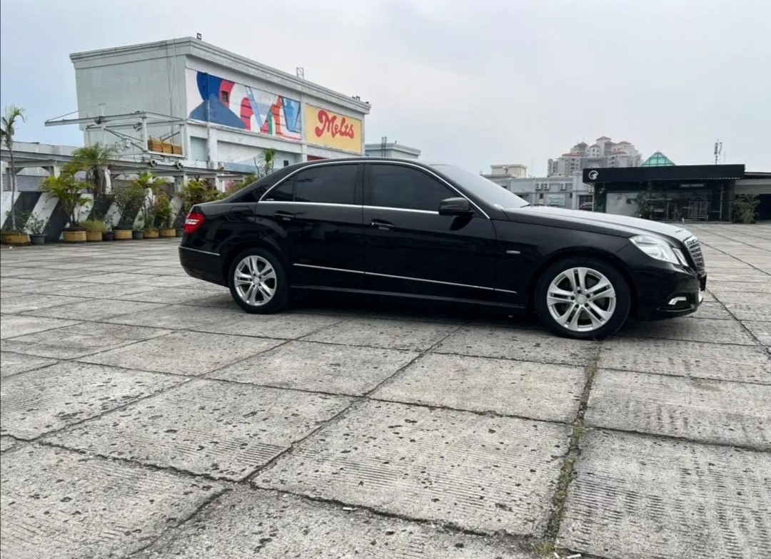 2010 Mercedes Benz E-Class 2010 Mercedes Benz E-Class