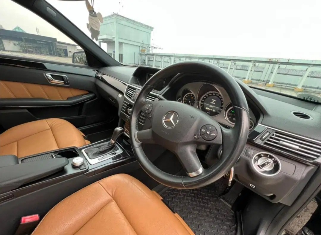 2010 Mercedes Benz E-Class 2010 Mercedes Benz E-Class