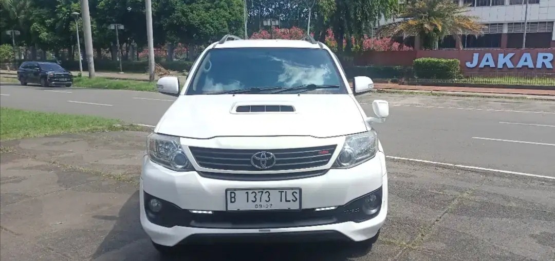 Second Hand 2013 Toyota Fortuner  2.5L G VNT TRD Diesel AT Second Hand 2013 Toyota Fortuner  2.5L G VNT TRD Diesel AT