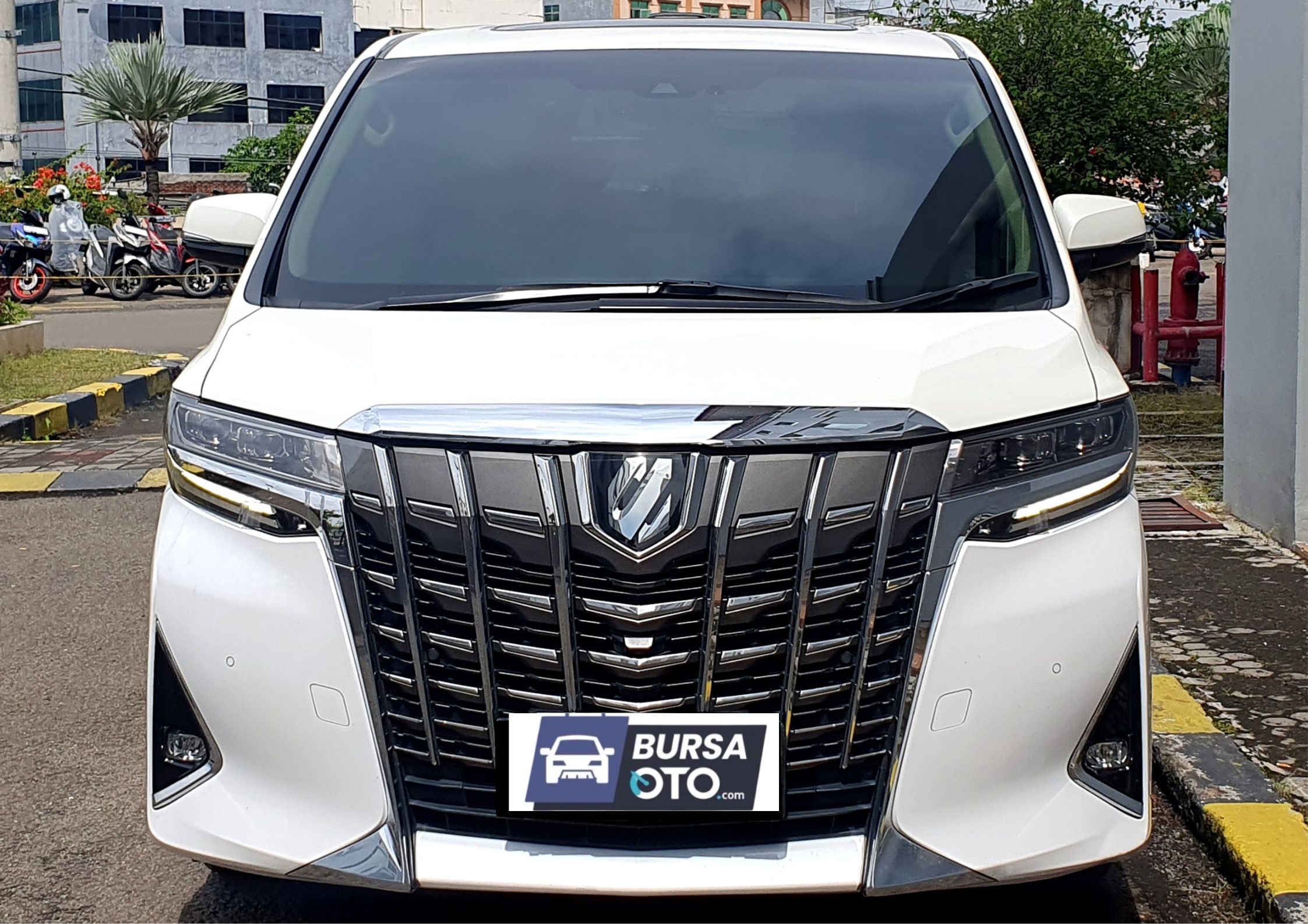 Second Hand 2022 Toyota Alphard Second Hand 2022 Toyota Alphard