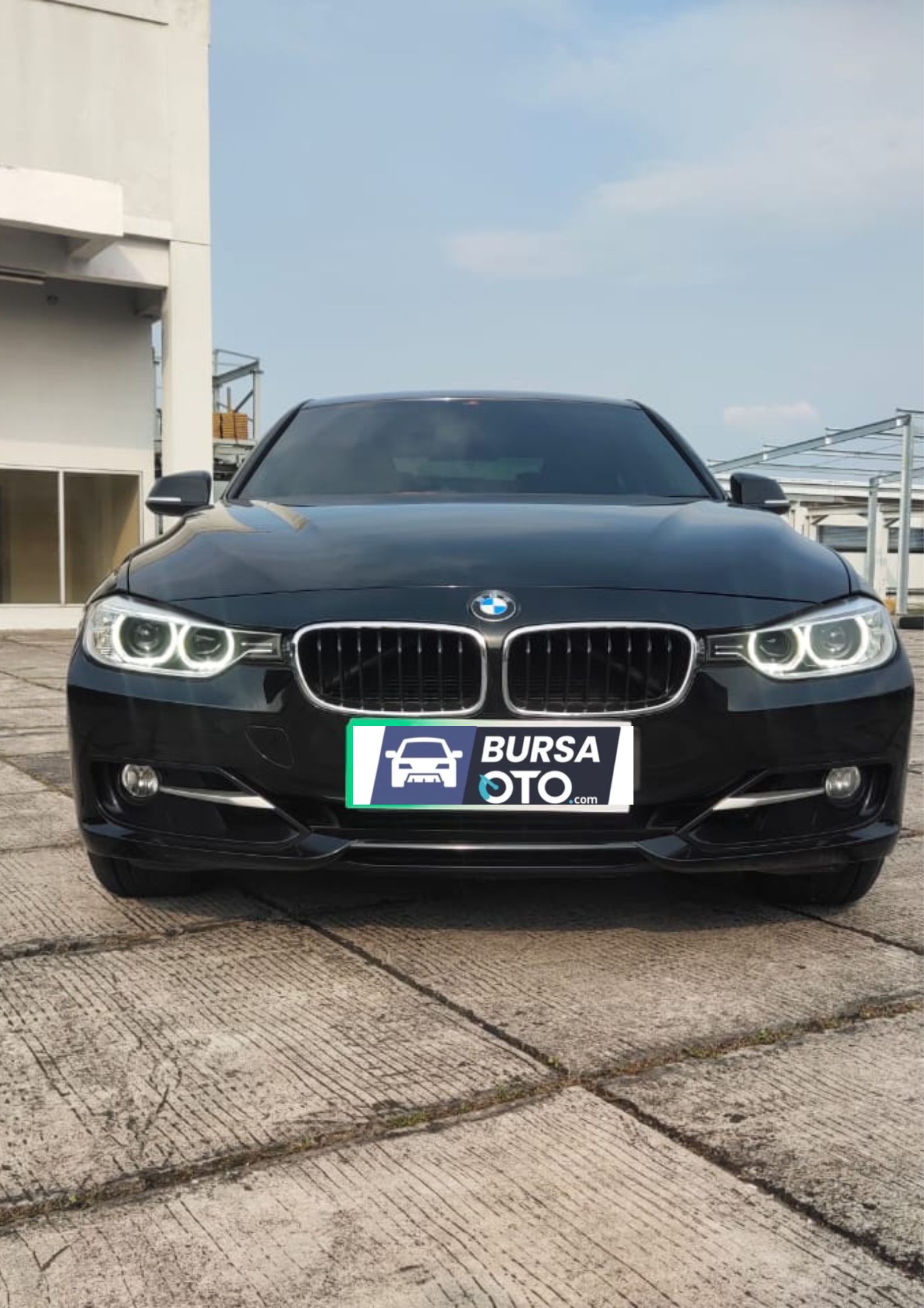 2014 BMW 3 Series Sedan Bekas 2014 BMW 3 Series Sedan Bekas
