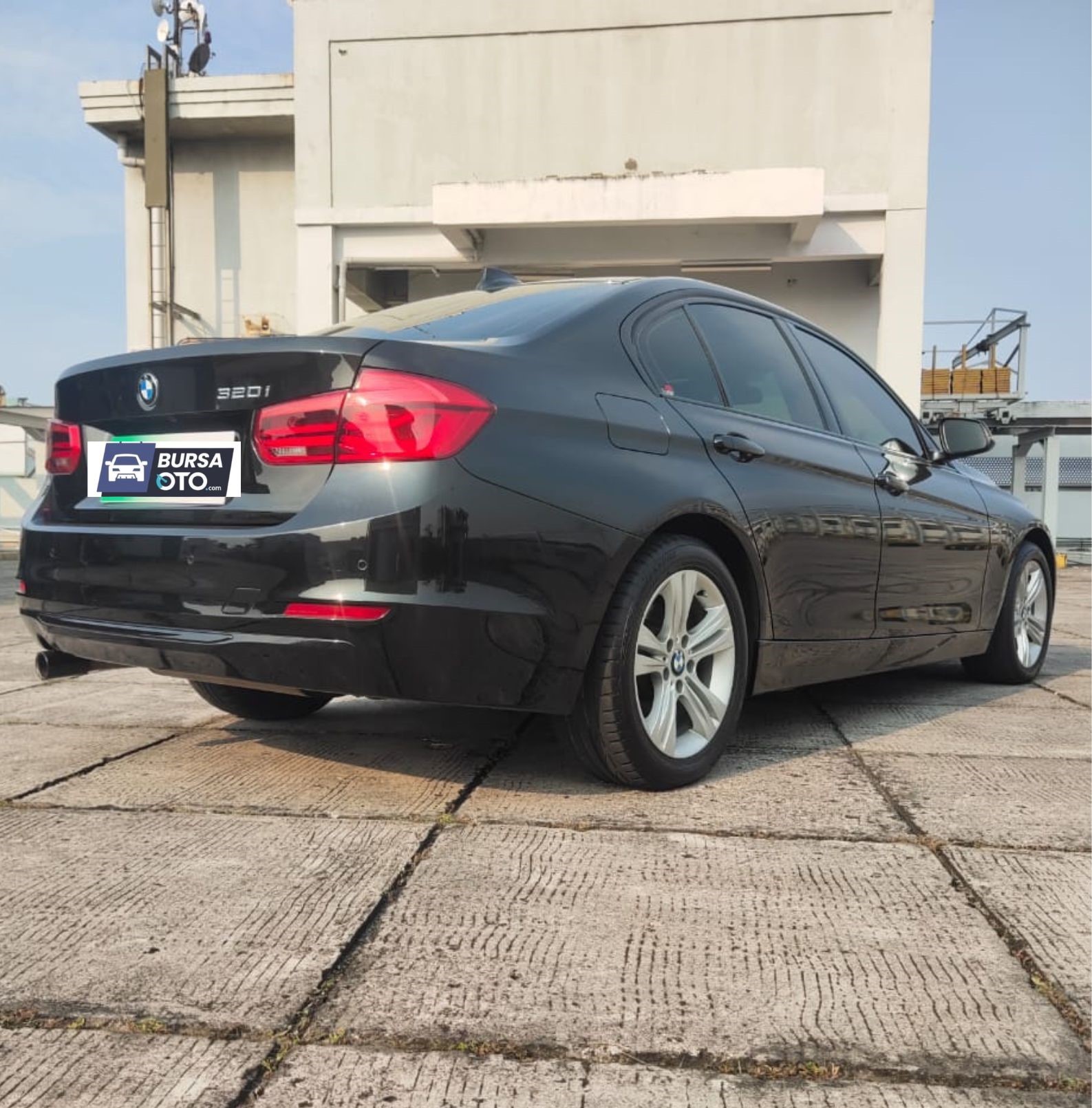 2014 BMW 3 Series Sedan 320i Dynamic 2014 BMW 3 Series Sedan 320i Dynamic