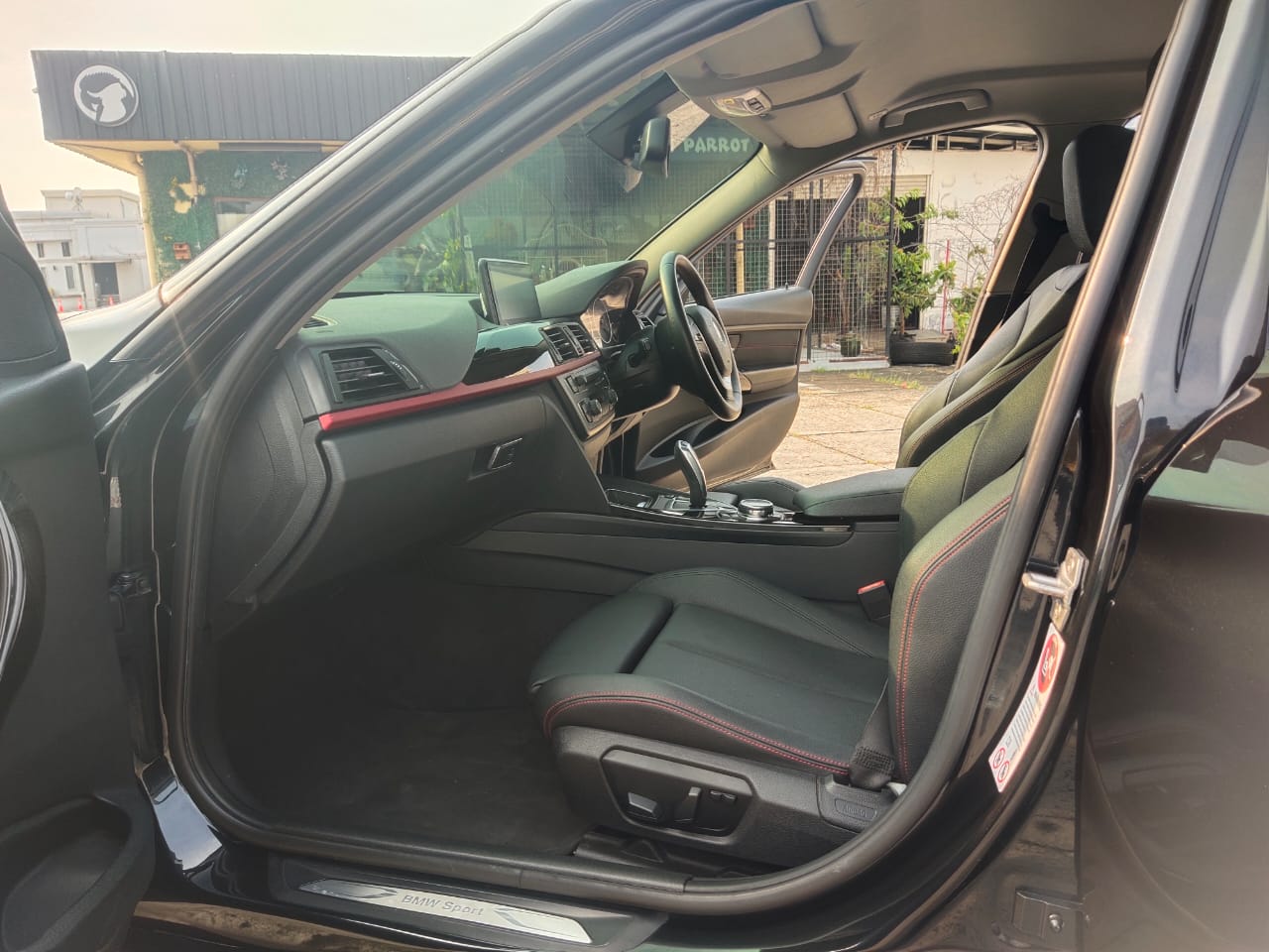 2014 BMW 3 Series Sedan 320i Dynamic 2014 BMW 3 Series Sedan 320i Dynamic