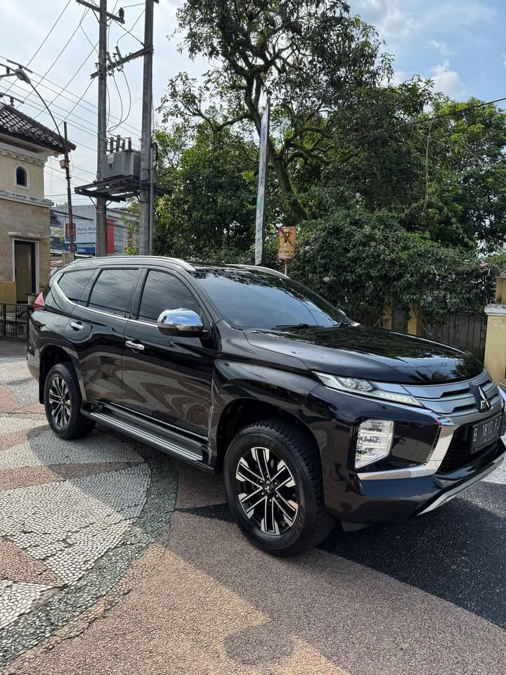 2022 Mitsubishi Pajero Sport Dakar AT 4x2 2022 Mitsubishi Pajero Sport Dakar AT 4x2