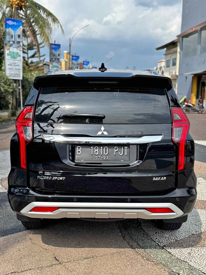 2022 Mitsubishi Pajero Sport Dakar AT 4x2 2022 Mitsubishi Pajero Sport Dakar AT 4x2