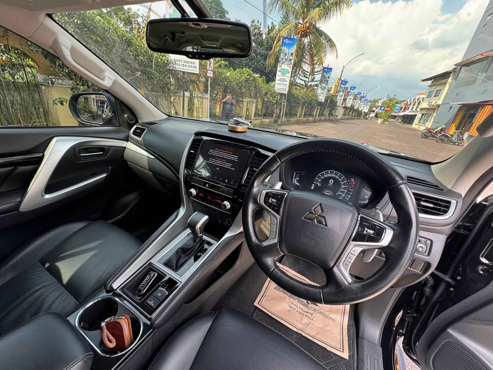 2022 Mitsubishi Pajero Sport Dakar AT 4x2 2022 Mitsubishi Pajero Sport Dakar AT 4x2