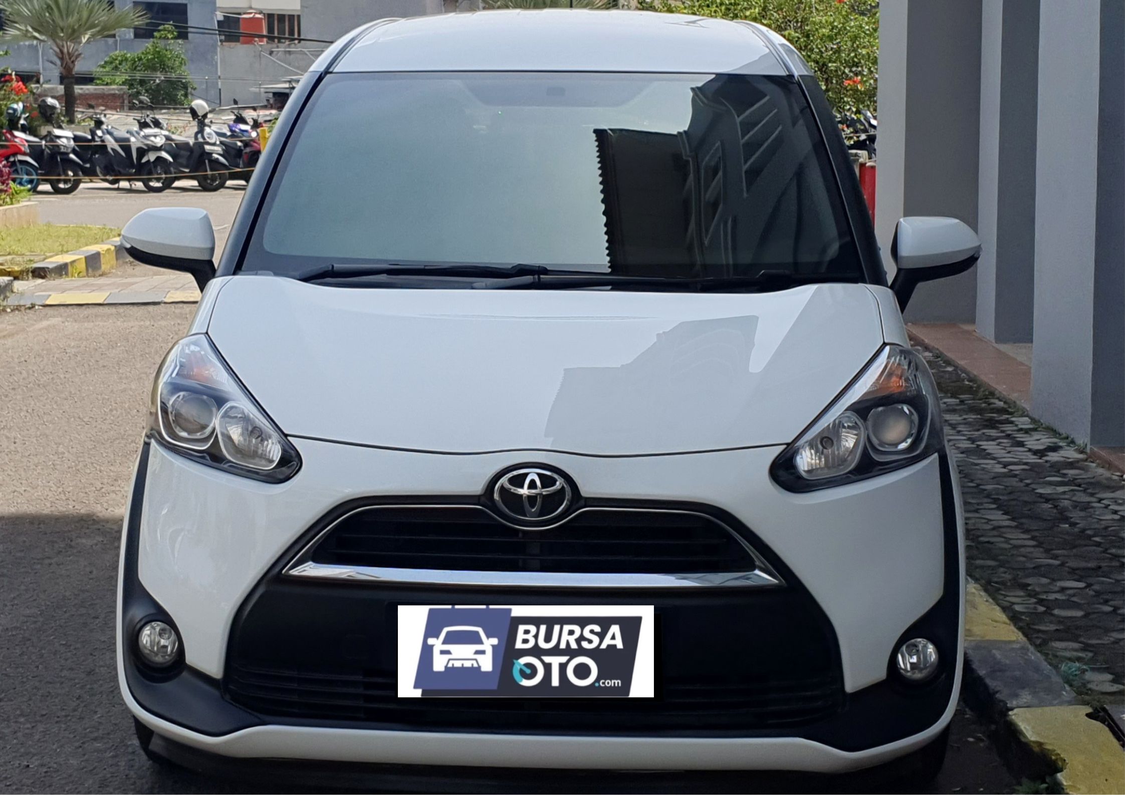 2016 Toyota Sienta G CVT Bekas 2016 Toyota Sienta G CVT Bekas