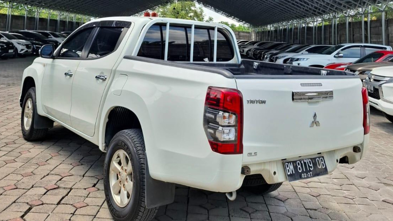 2021 Mitsubishi Triton Double Cab GLS 4x4 MT 2021 Mitsubishi Triton Double Cab GLS 4x4 MT