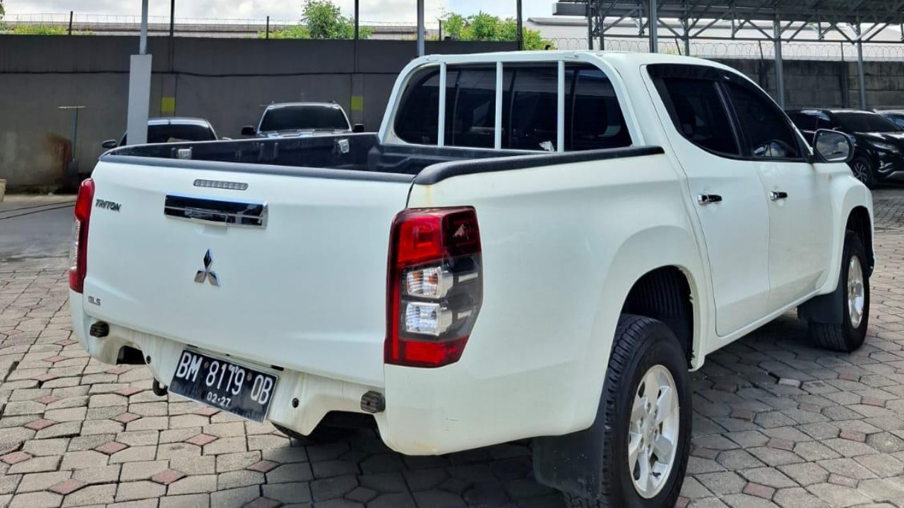 2021 Mitsubishi Triton Double Cab GLS 4x4 MT 2021 Mitsubishi Triton Double Cab GLS 4x4 MT