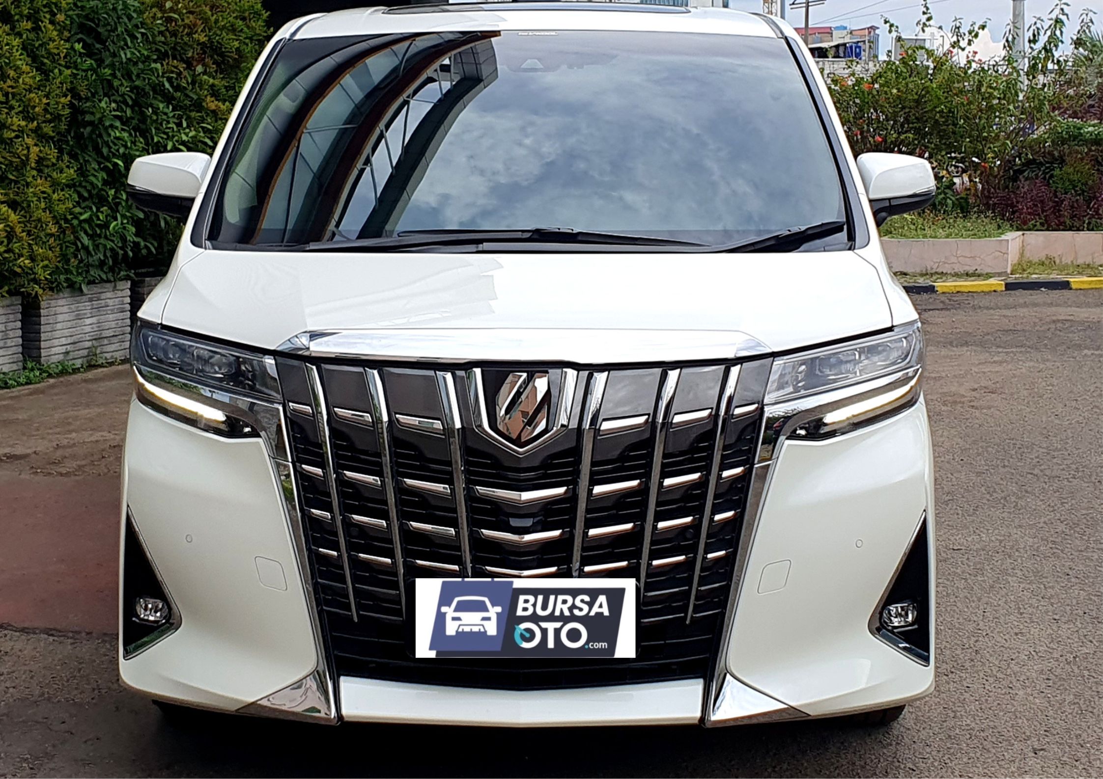 Second Hand 2023 Toyota Alphard Second Hand 2023 Toyota Alphard