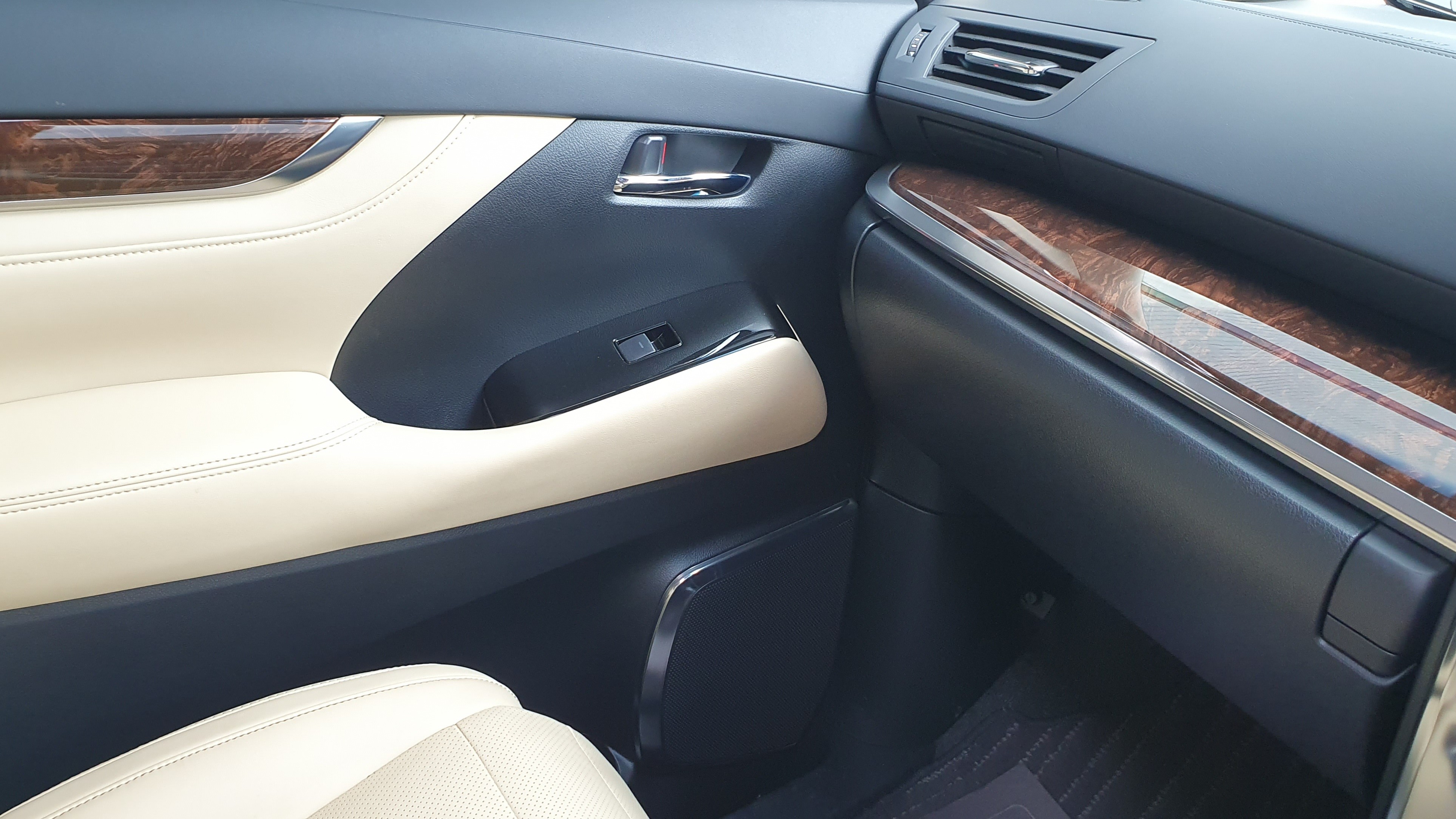 2023 Toyota Alphard 2023 Toyota Alphard