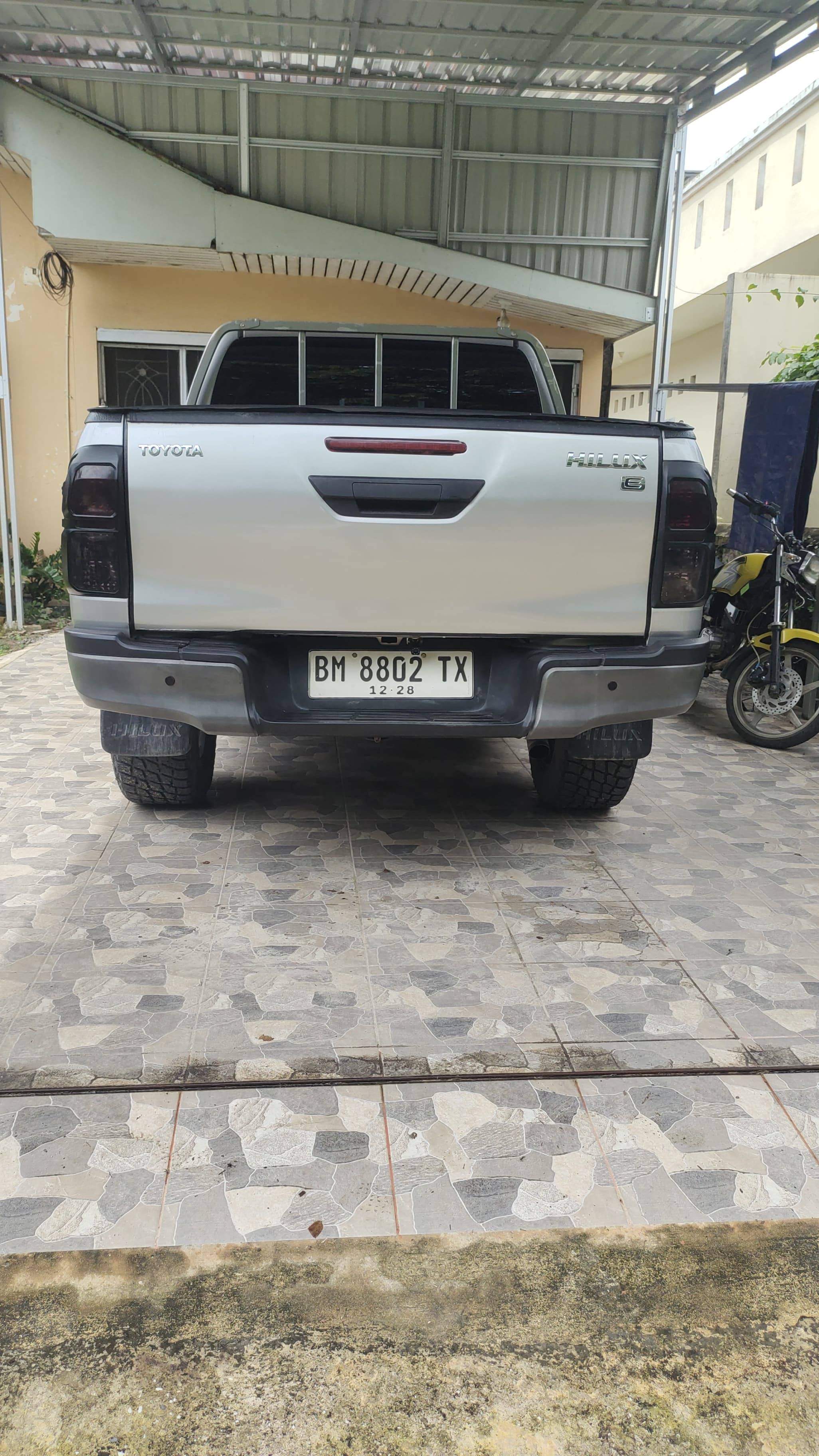 2018 Toyota Hilux 2.4L D-Cab E 4x4 MT 2018 Toyota Hilux 2.4L D-Cab E 4x4 MT