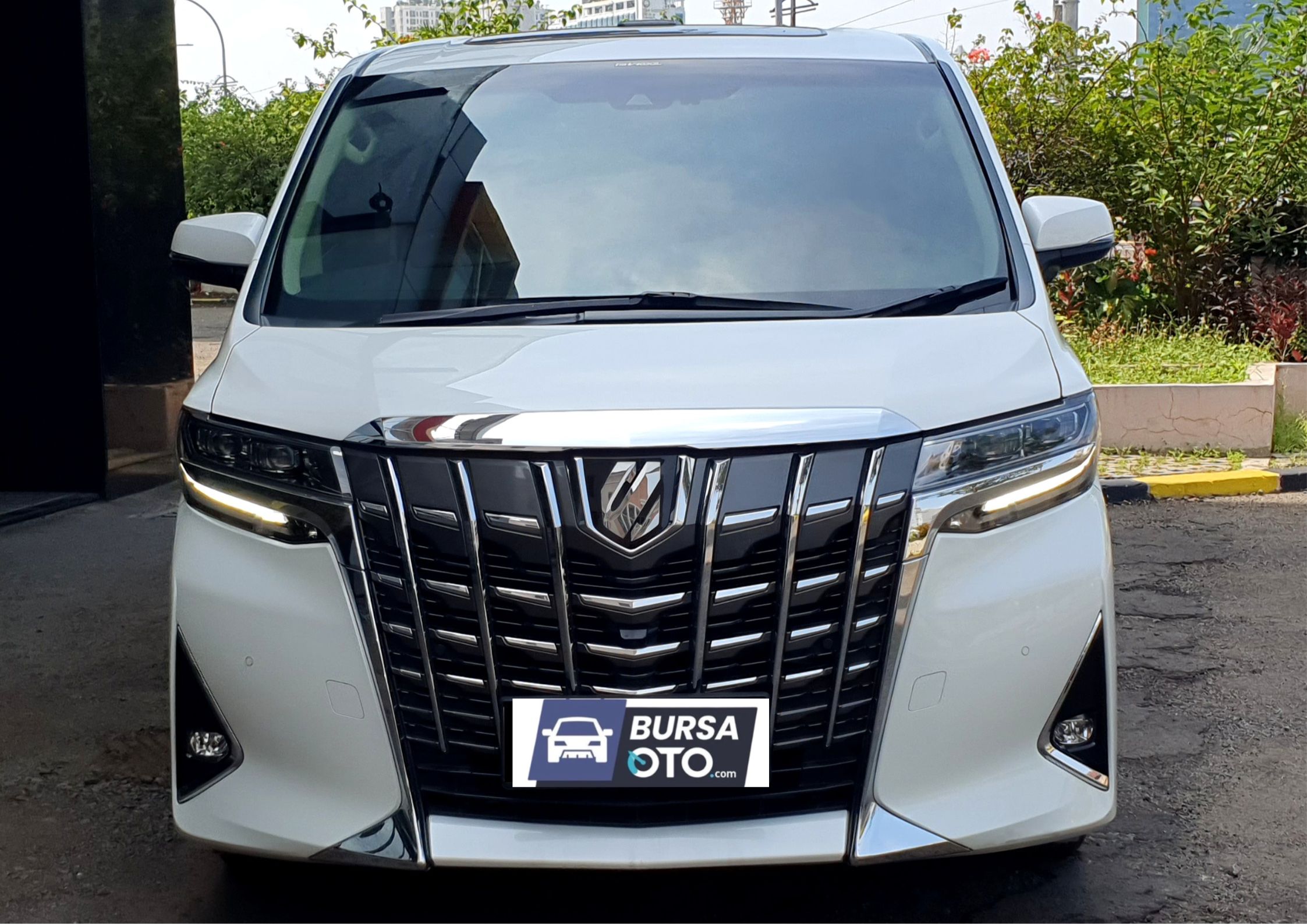 2023 Toyota Alphard Bekas 2023 Toyota Alphard Bekas