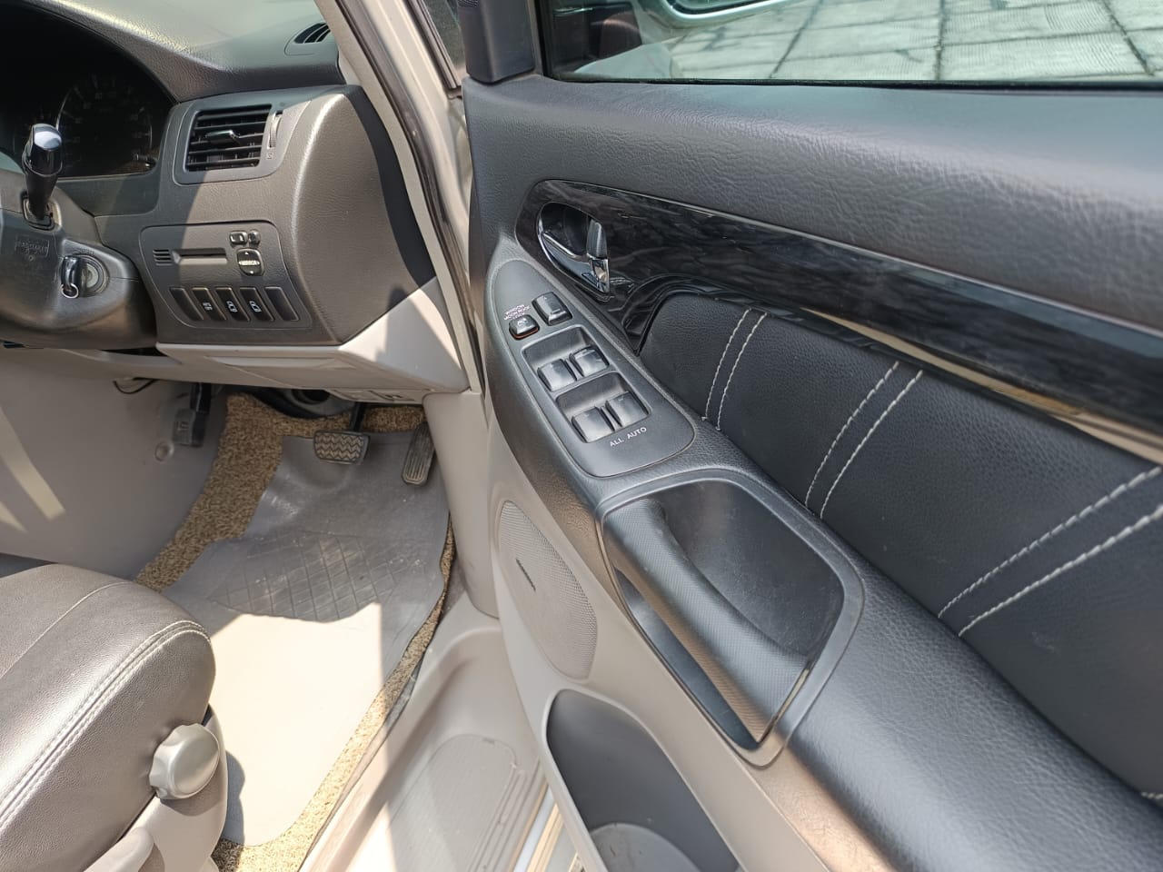 2007 Toyota Alphard  2.4 AT 2007 Toyota Alphard  2.4 AT