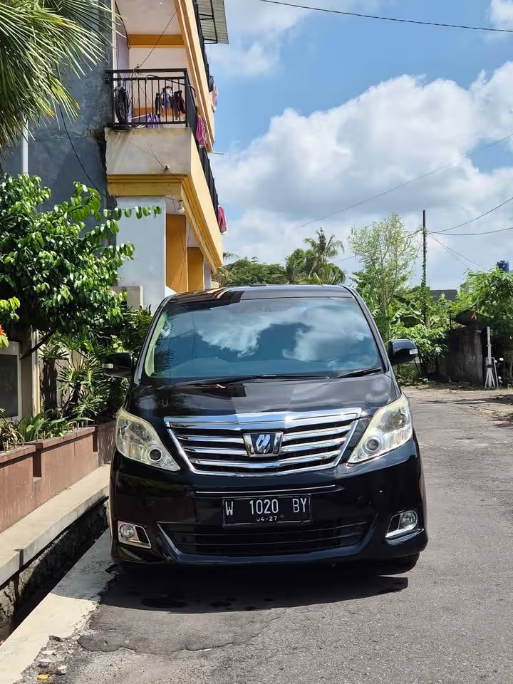 Second Hand 2014 Toyota Alphard  2.4 G Second Hand 2014 Toyota Alphard  2.4 G