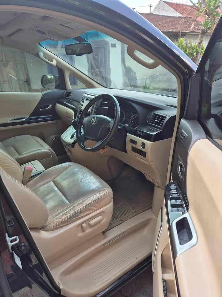 2014 Toyota Alphard  2.4 G 2014 Toyota Alphard  2.4 G