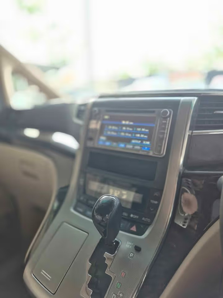 2014 Toyota Alphard  2.4 G 2014 Toyota Alphard  2.4 G