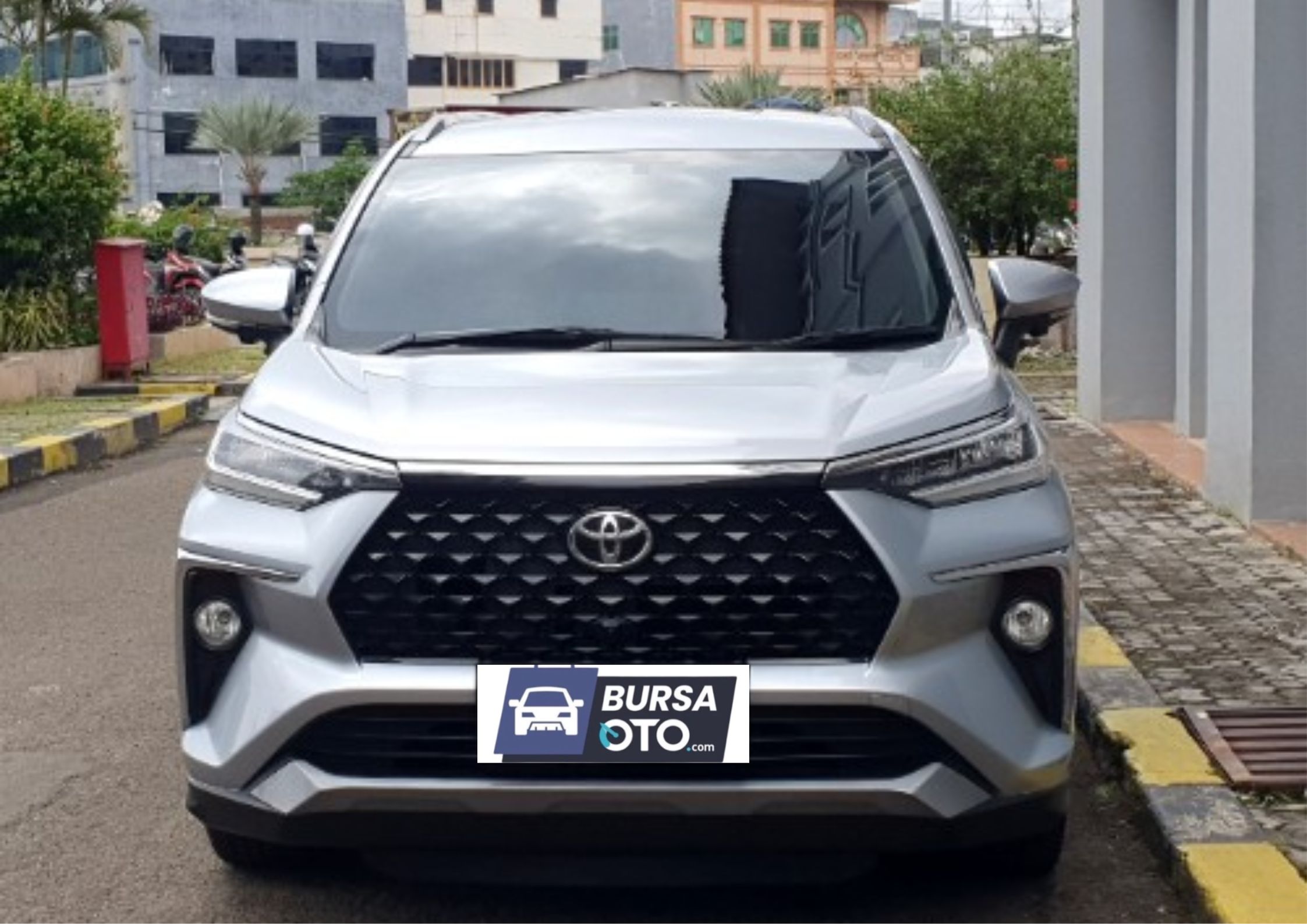 Second Hand 2022 Toyota Veloz Q CVT Second Hand 2022 Toyota Veloz Q CVT