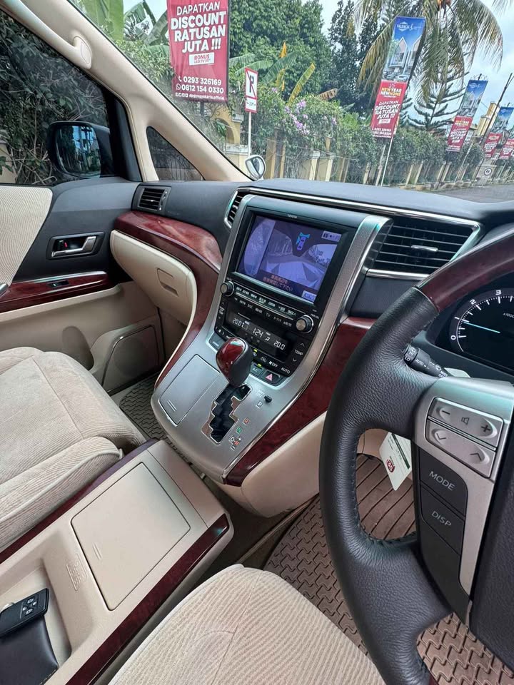 2011 Toyota Vellfire  2.5 ZG AT PREMIUM SOUND 2011 Toyota Vellfire  2.5 ZG AT PREMIUM SOUND