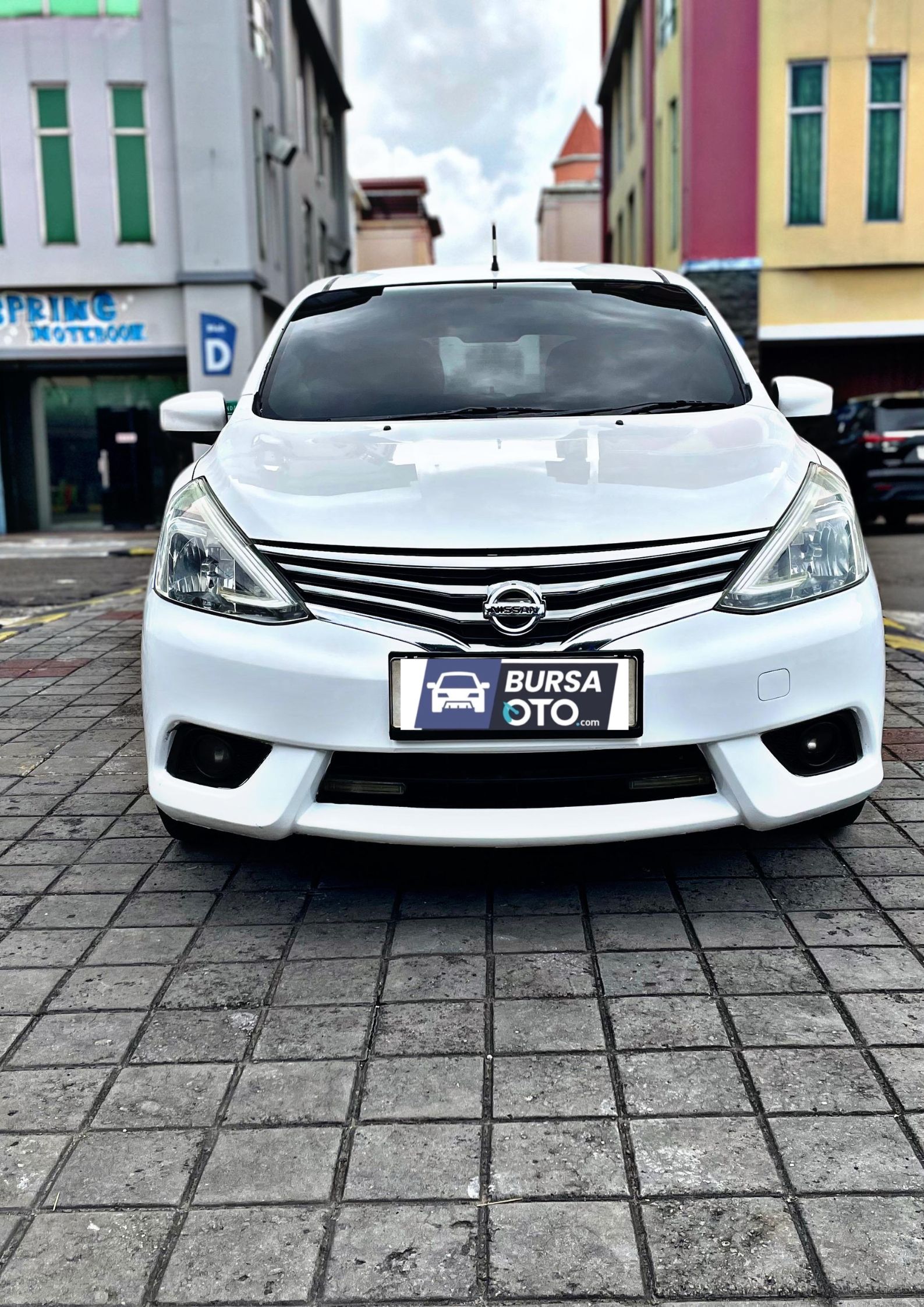 2013 Nissan Grand Livina Bekas 2013 Nissan Grand Livina Bekas