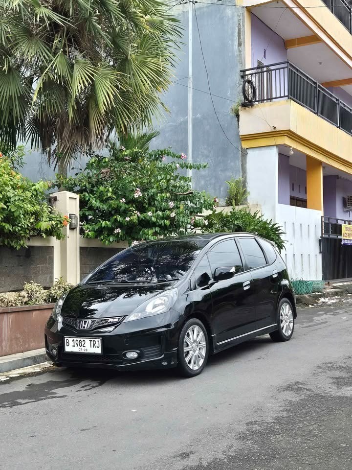 2013 Honda Jazz  VTEC MMC A/T 2013 Honda Jazz  VTEC MMC A/T