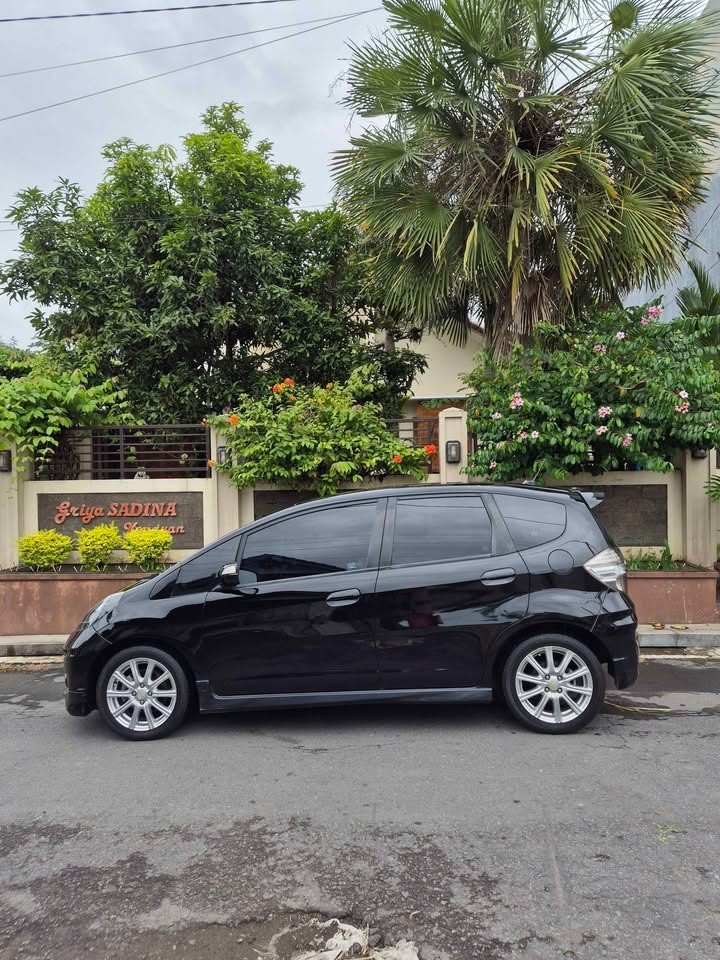 2013 Honda Jazz  VTEC MMC A/T 2013 Honda Jazz  VTEC MMC A/T