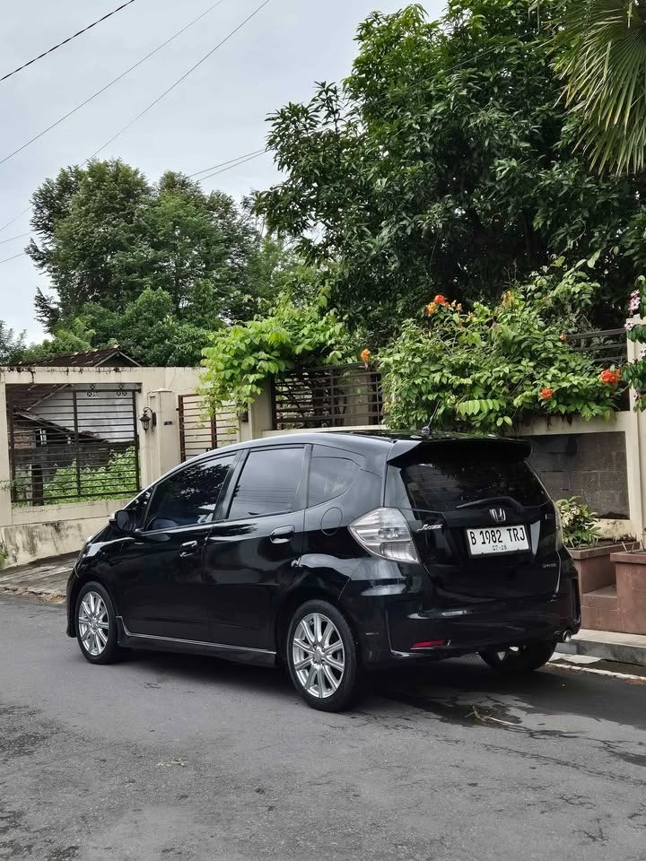 2013 Honda Jazz  VTEC MMC A/T 2013 Honda Jazz  VTEC MMC A/T