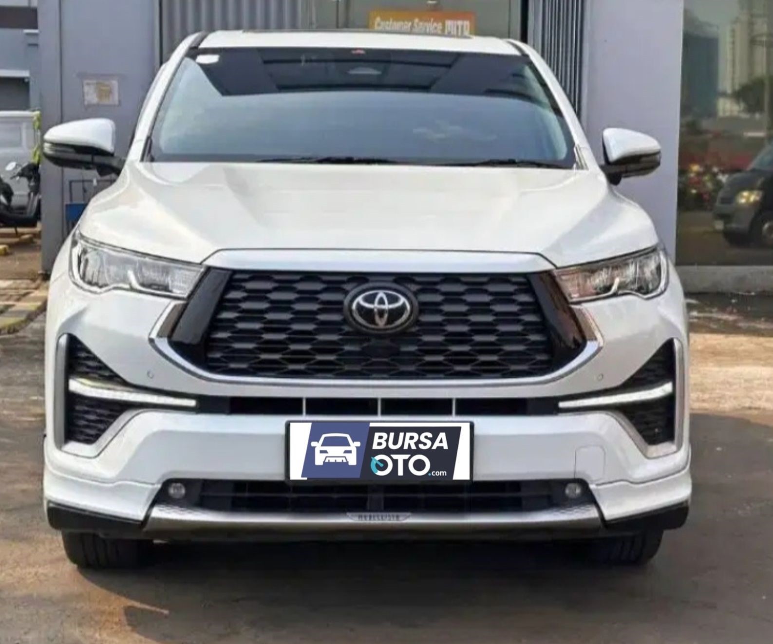 Second Hand 2023 Toyota Kijang Innova Zenix Hybrid EV Second Hand 2023 Toyota Kijang Innova Zenix Hybrid EV