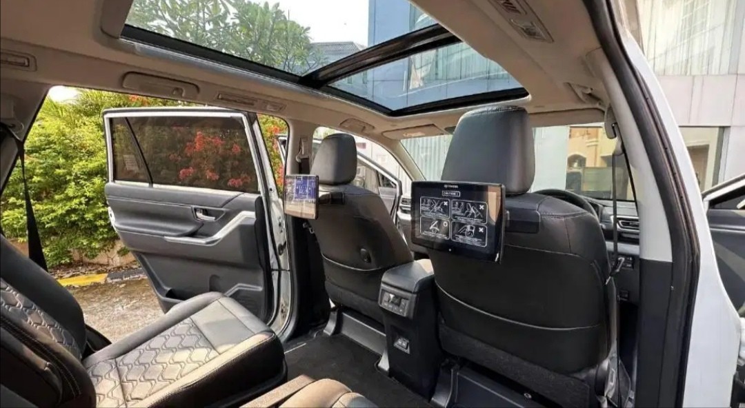 2023 Toyota Kijang Innova Zenix Hybrid EV 2023 Toyota Kijang Innova Zenix Hybrid EV