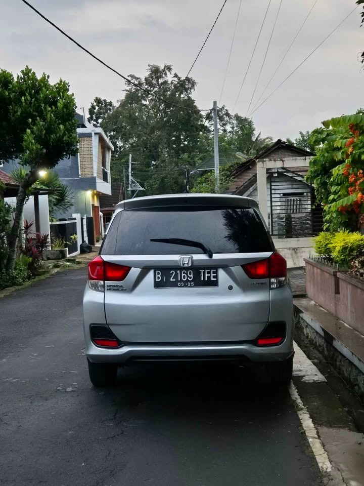 2015 Honda Mobilio  S  MT 2015 Honda Mobilio  S  MT