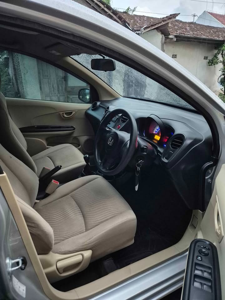 2015 Honda Mobilio  S  MT 2015 Honda Mobilio  S  MT