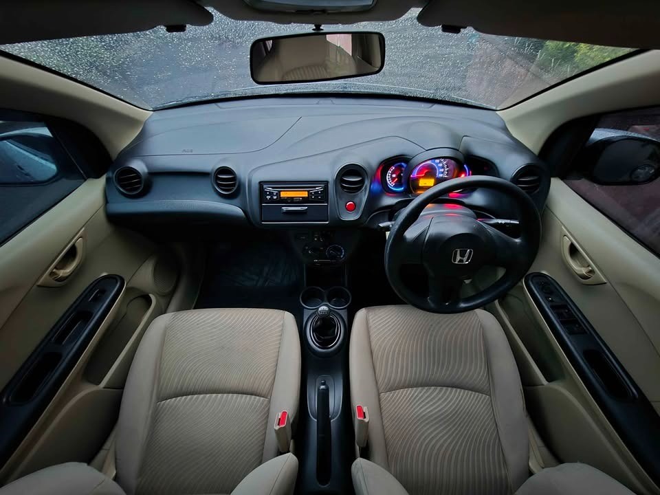 2015 Honda Mobilio  S  MT 2015 Honda Mobilio  S  MT