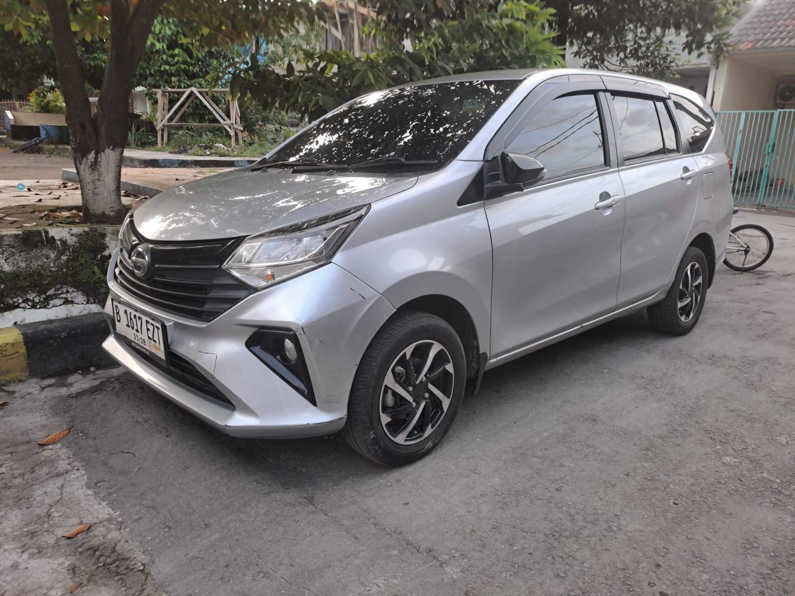 Second Hand 2023 Daihatsu Sigra 1.2 R MT Second Hand 2023 Daihatsu Sigra 1.2 R MT