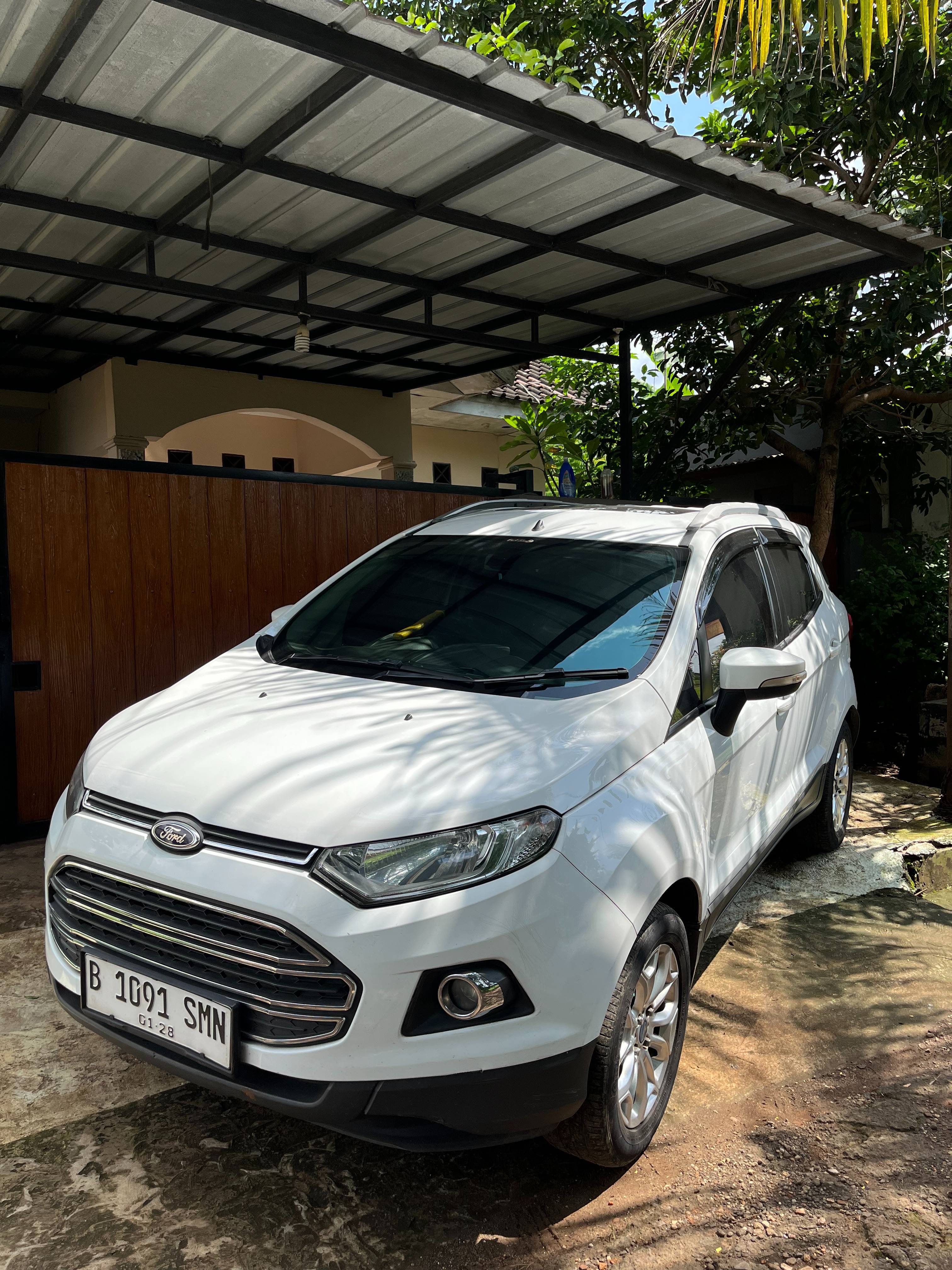 Second Hand 2014 Ford Ecosport Titanium1.5L AT Second Hand 2014 Ford Ecosport Titanium1.5L AT